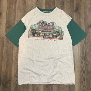 Vintage 1990s Mt Rushmore National Memorial Shirt